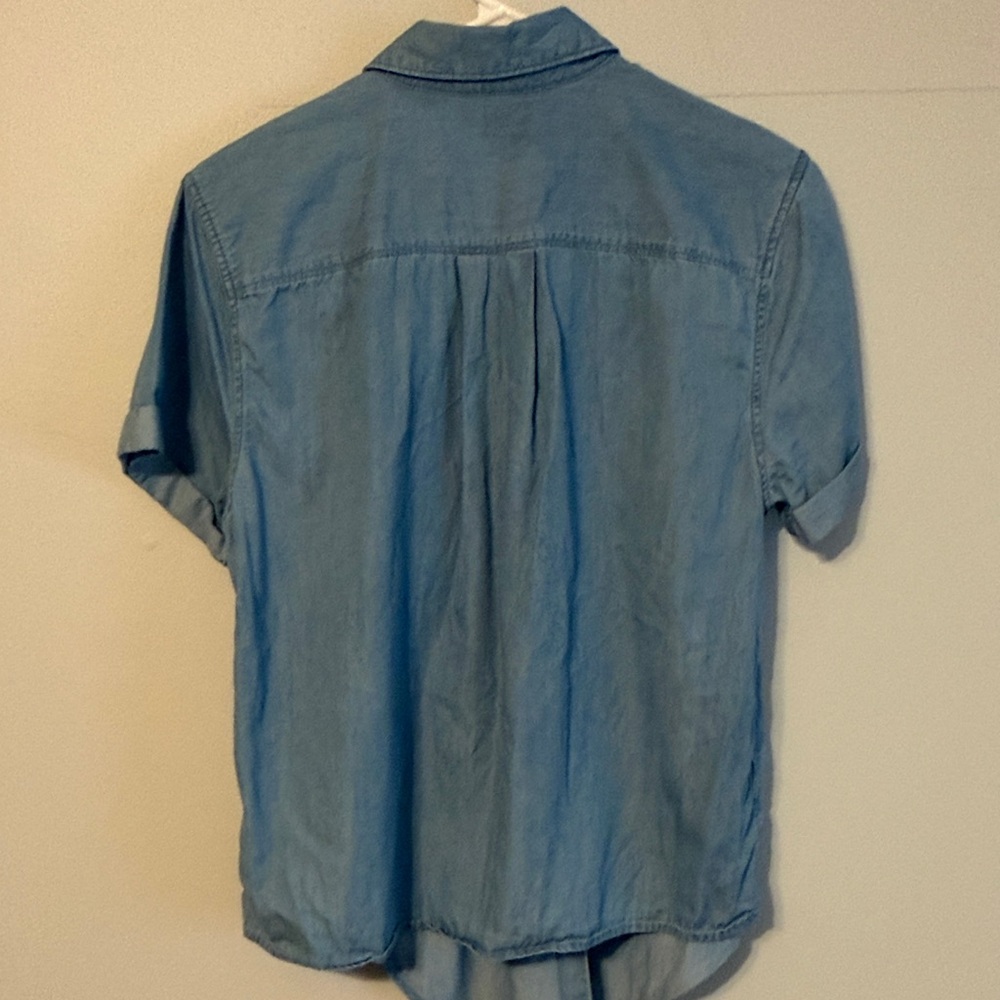 Eddie Bauer Women's short sleeve Blue Button Down Shirt. Med. EUC. - Picture 5 of 6
